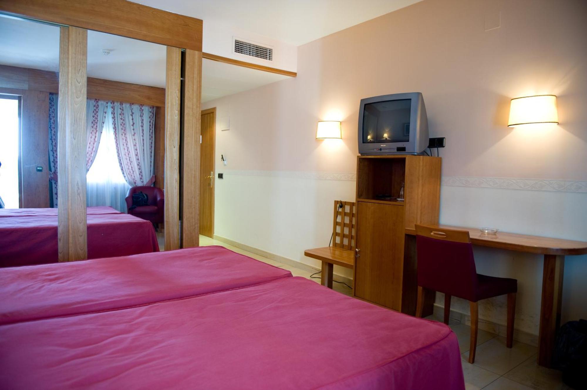 Hotel La Maruxina La Alameda de la Sagra Luaran gambar
