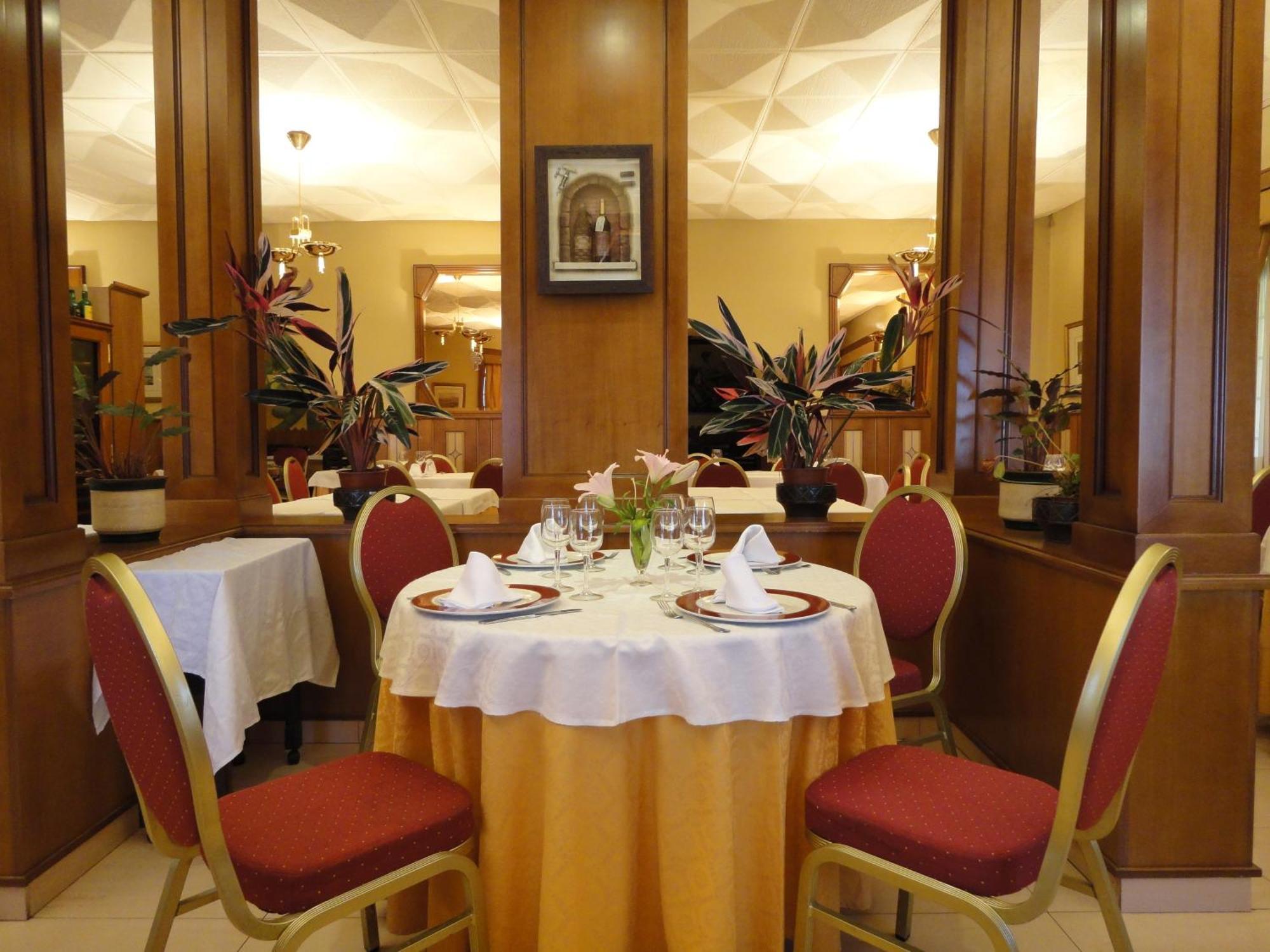 Hotel La Maruxina La Alameda de la Sagra Luaran gambar