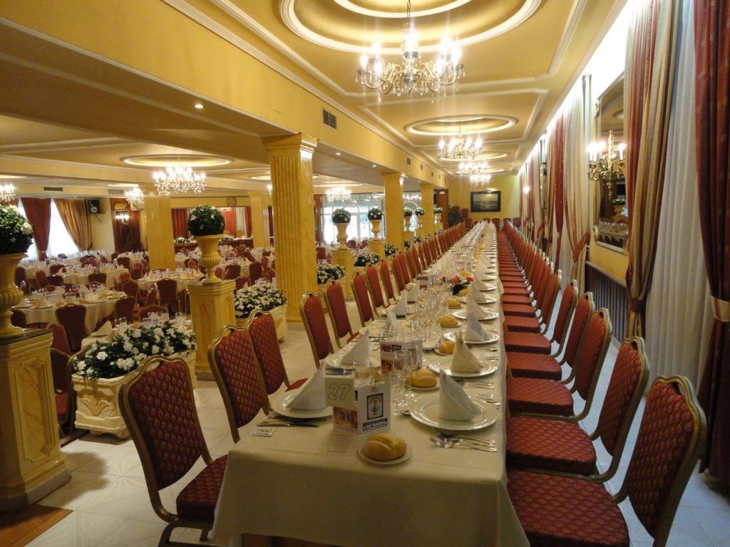 Hotel La Maruxina La Alameda de la Sagra Luaran gambar